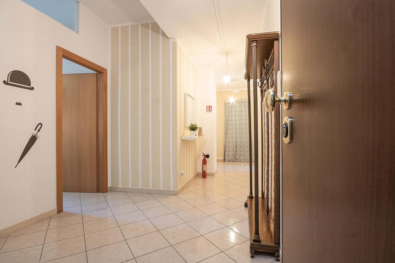 Nuovo Appartamento Beige Барі Екстер'єр фото