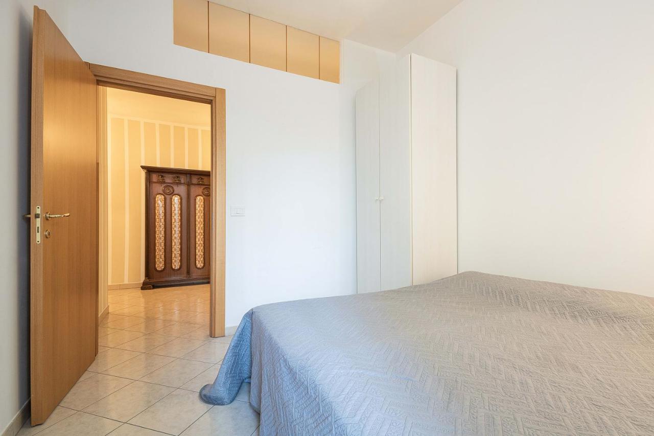 Nuovo Appartamento Beige Барі Екстер'єр фото
