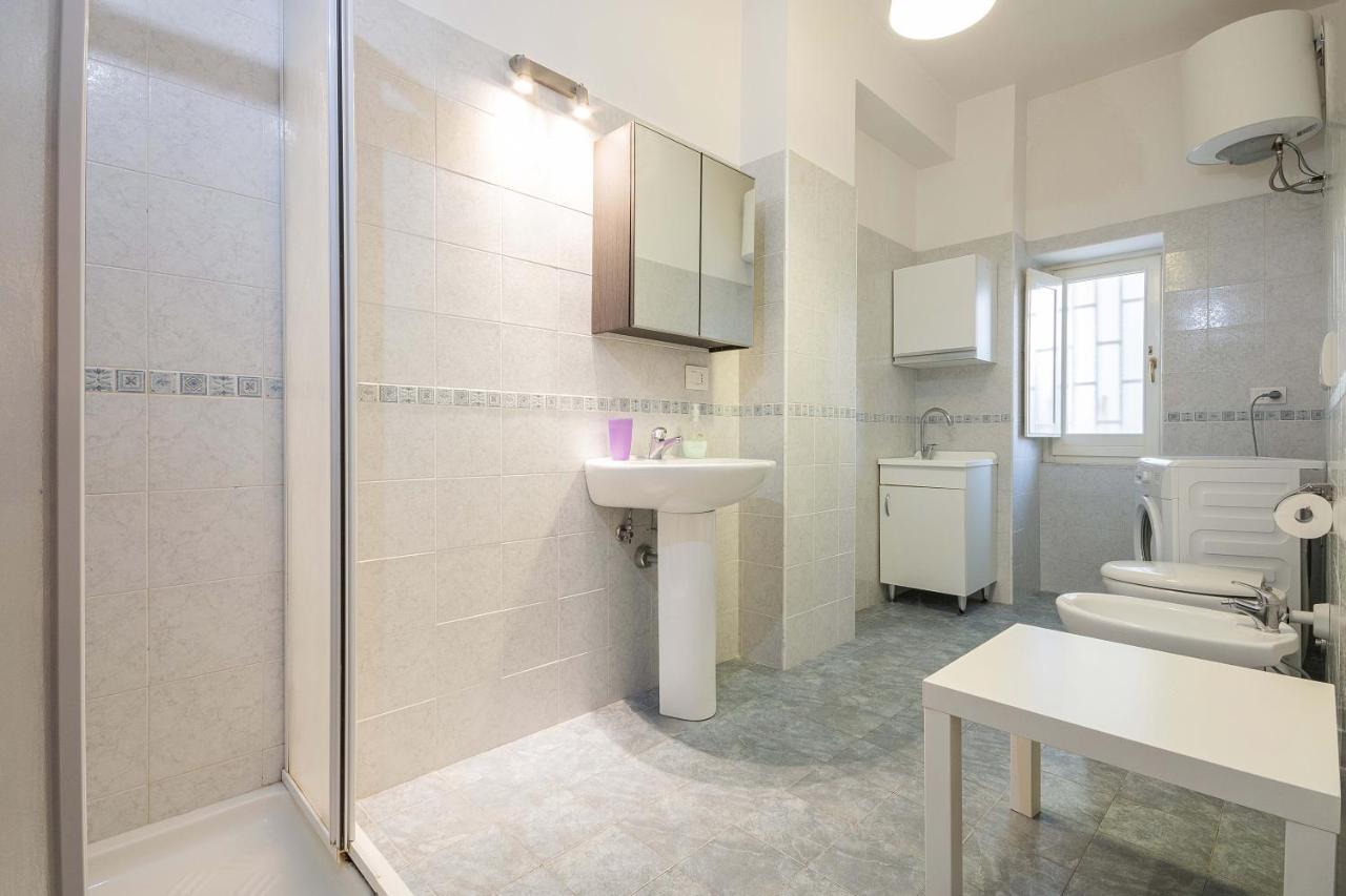 Nuovo Appartamento Beige Барі Екстер'єр фото